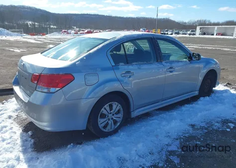 2014 Subaru Legacy 2.5I из США, поврежденный, VIN 4S3BMBA60E3002221